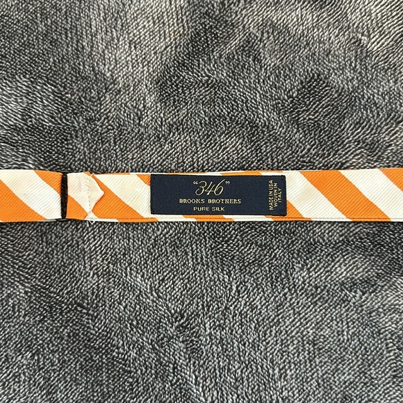 Brooks Brothers 346 Orange & White Adjustable 100% Silk bow tie - Picture 3 of 5
